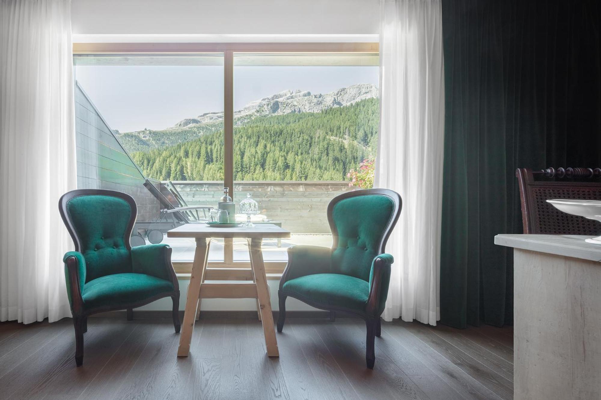 La Perla: The Leading Of The World