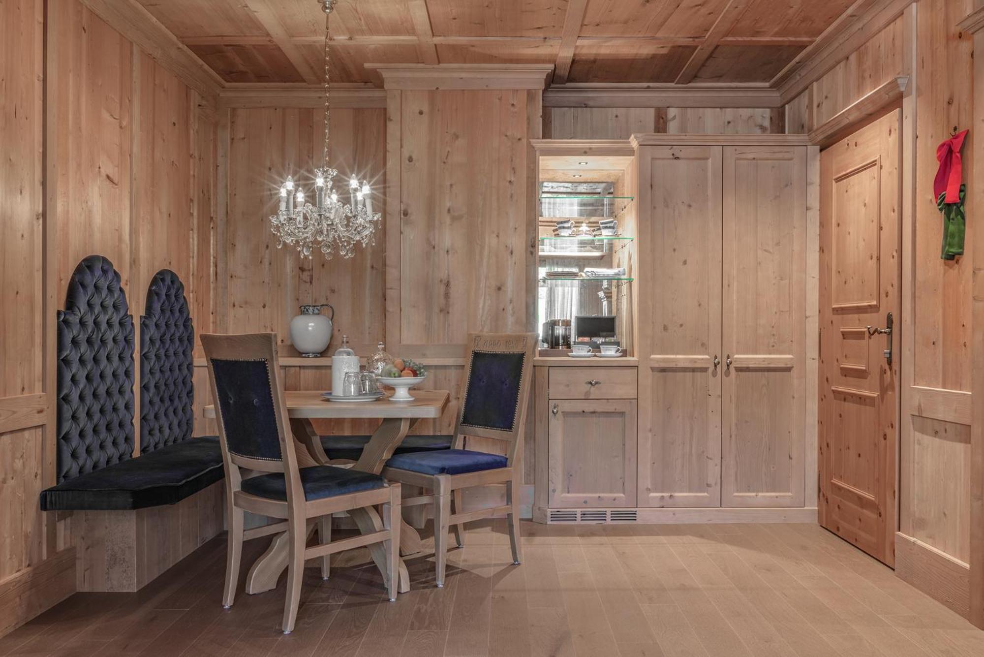 La Perla: The Leading Of The World Corvara
