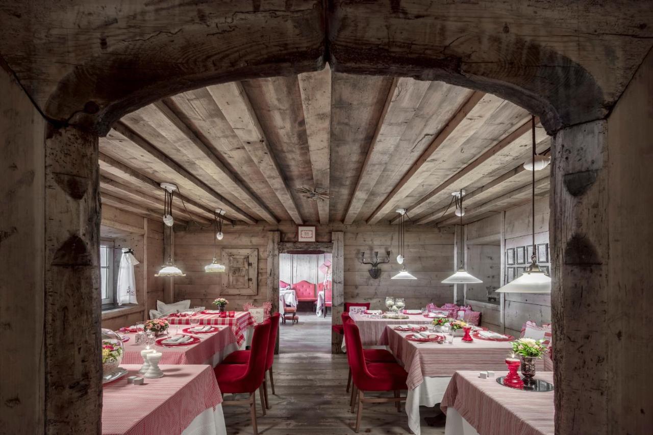 La Perla: The Leading Of The World